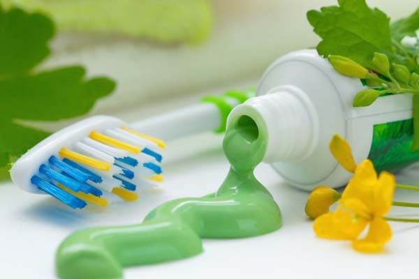 Herbal toothpaste
